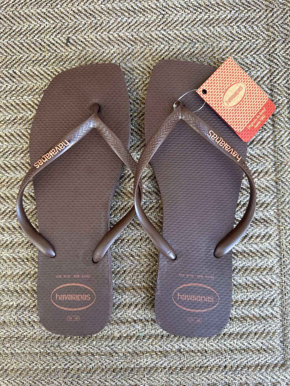 Brown Havaianas Flip Flops Size 9/10 US